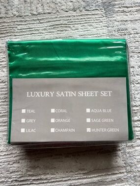 Luxury Satin Sheet Queen Set - Emerald Green